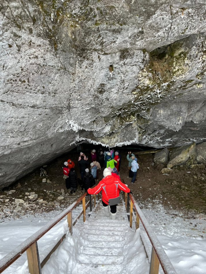 Аскынская ледяная пещера. Фото предоставлено Рафаэлем Яппаровым
