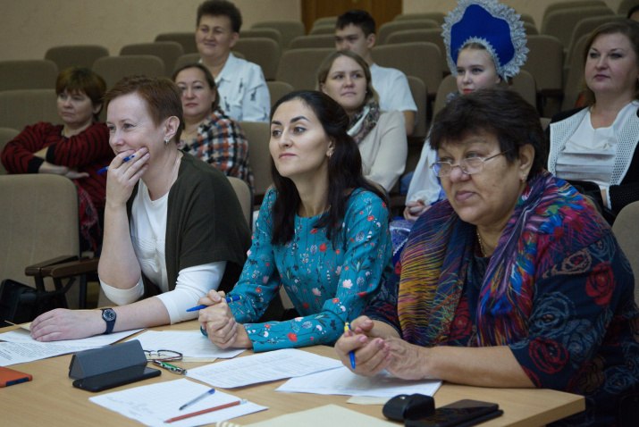 Жюри фестивальных конкурсов. Фото: Дворец творчества детей и молодёжи. Жюри фестивальных конкурсов. Фото: Дворец творчества детей и молодёжи.