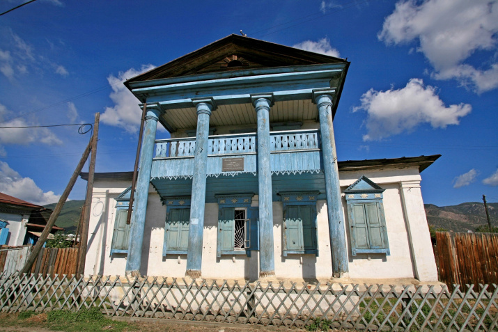 Здание уездного банка в Баргузине, середина XIX в. Фото: Владимир Горбатовский