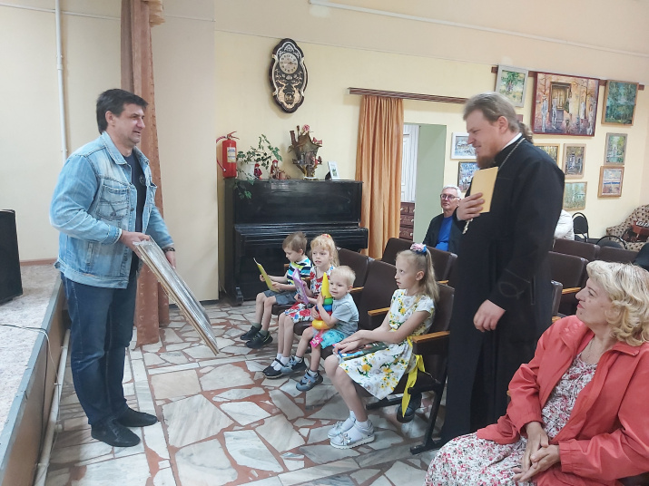 Подарки участникам акции. Фото Евгении Пискуновой