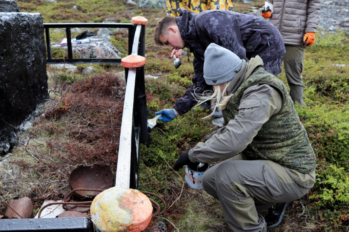Благоустройство памятника защитникам полуостровов Средний и Рыбачий. Фото: Алексей Яшкин