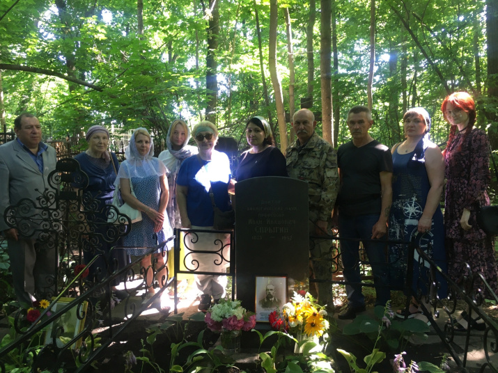 Участники панихиды, фотография Натальи Рудик