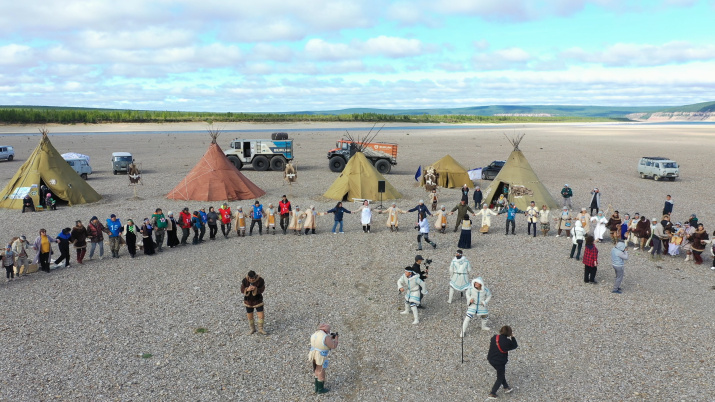 В Оленьке члены команды стали участниками Дня Оленекского тугунка. Фото: И.Ермаков