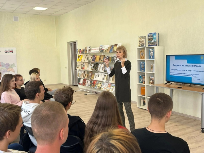Лекция для студентов в рамках акции «Поделись своим знанием». Фото: Людмила Попкова