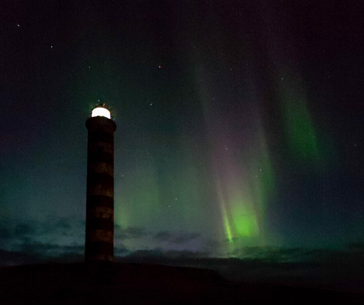 Сияет небо и маяк! Фото: Фёдор Широкий