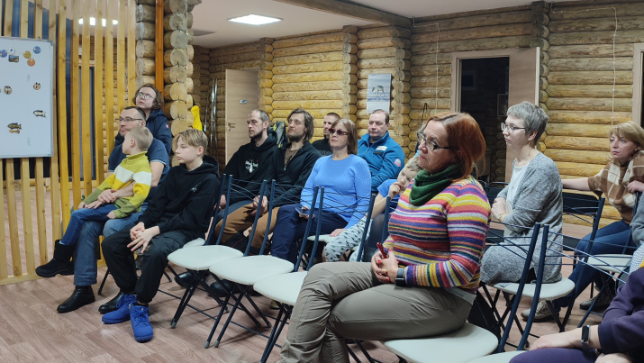 Лекция об атлантических моржах перед просмотром. Фото: Алина Андриянова