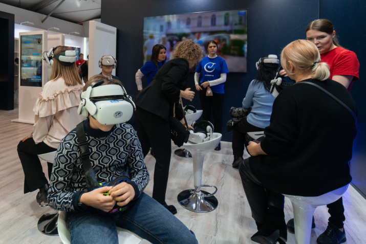 VR-кинотеатр дарит зрителям потрясающие впечатления. Фото: Анна Юргенсон/пресс-служба РГО