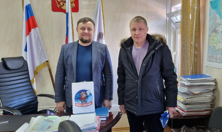 Артем Олегович Кошкин - Начальник Ямало-Ненецкого центра по гидрометеорологии и мониторингу окружающей среды - филиала ФГБУ  «Обь-Иртышское УГМС», Константин Путятин - член РГО в ЯНАО