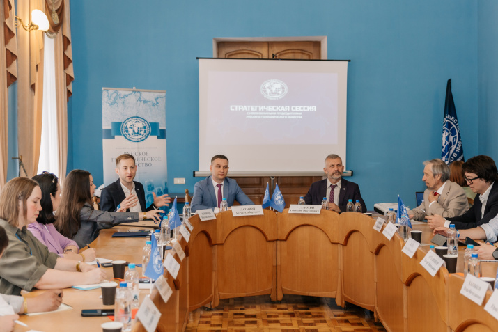 Заседание во дворце Воронцова. Фото: Ксения Гасица, пресс-служба КФУ им.В.И.Вернадского