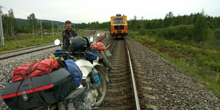 Движение с сопровождением. Фото Евгения Захарова