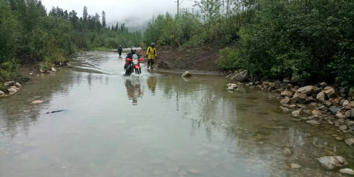 Преодоление брода. Фото Евгения Захарова