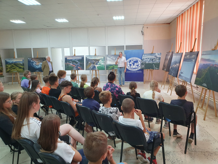 открытие фотовыставки "Россия с высоты птичьего полета". Фото: пресс-служба Брянского отделения РГО