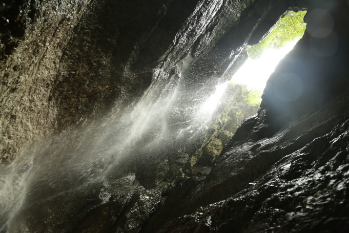 Водопад Элекансу. Фото: Михаил Сенич
