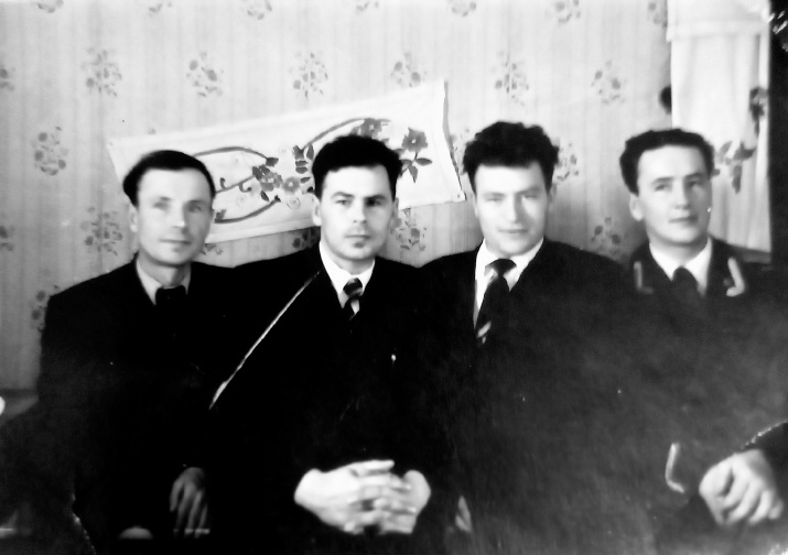 Братья Кормановские - Сергей, Александр, Анатолий, Владимир (слева-направо). Фото из личного архива.