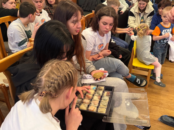 Ребята на время стали искателями сокровищ. Фото: Татьяна Лебедева