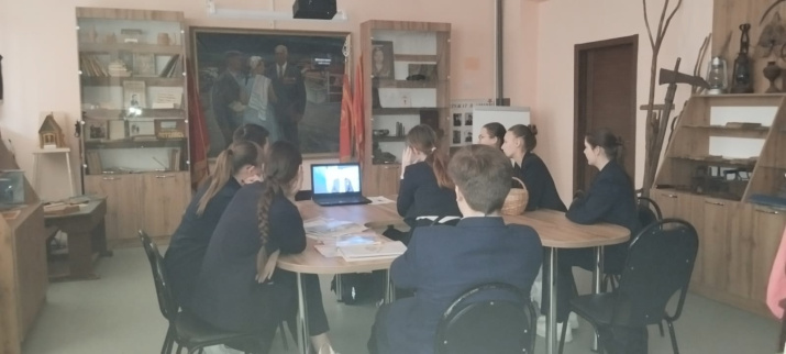 Школьники обсуждают фильмы РГО, фото Ирины Янушкиной