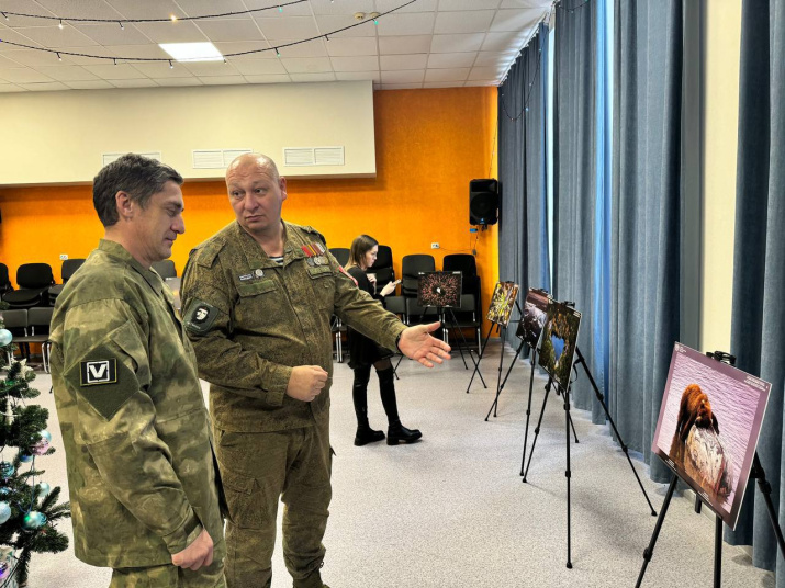 Посетители выставки. Фото: государственный фонд «Защитники Отечества» по Пензенской области