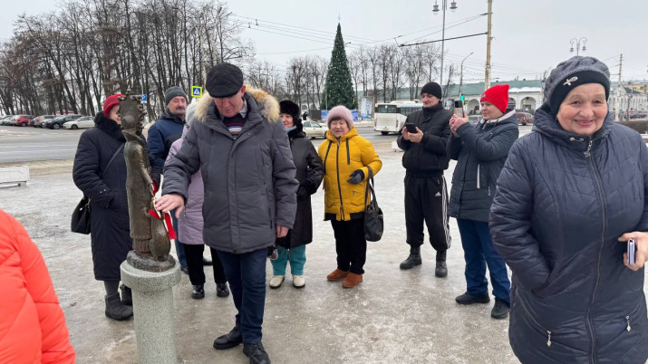 На экскурсии с Костромским отделением РГО. У Костромской Снегурочки