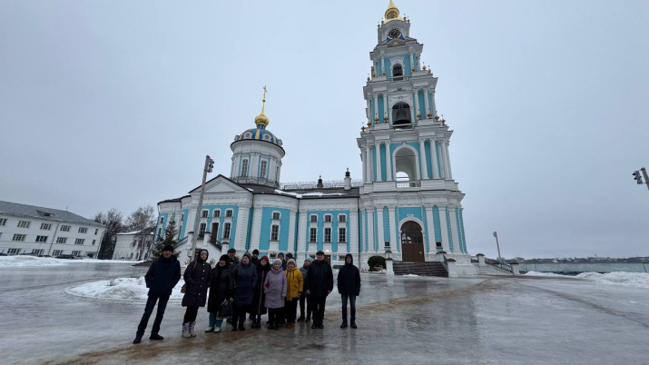 На экскурсии с Костромским отделением РГО. У Костромского кремля