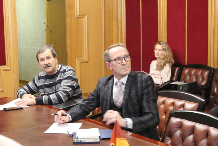 Художественный руководитель Ярославского джазового центра Игорь Гаврилов и художественный руководитель театра им. Ф. Волкова Валерий Кириллов. Фото: Общественная палата Ярославской области