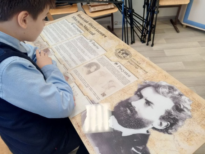 Лучшие ученики Шумерлинской гимназии №8 заслужили право сидеть за партой открытий РГО. Фото Шумерлинского местного отделения РГО