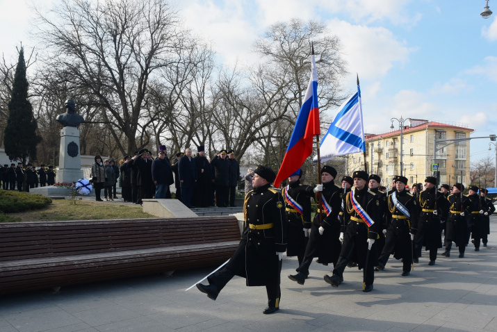 Марш РПК под звуки оркестра. Фото: Юрий Югансон/Севастопольское городское отделение РГО