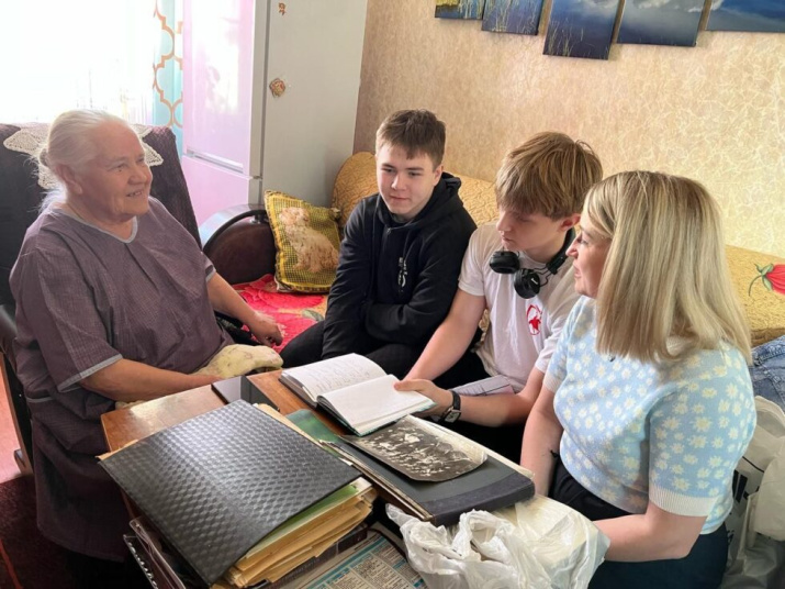 А.В. Худякова делится воспоминаниями о работе в больнице в п. Новописцово