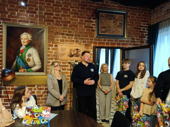 Участники проекта в штаб-квартире Костромского отделения РГО