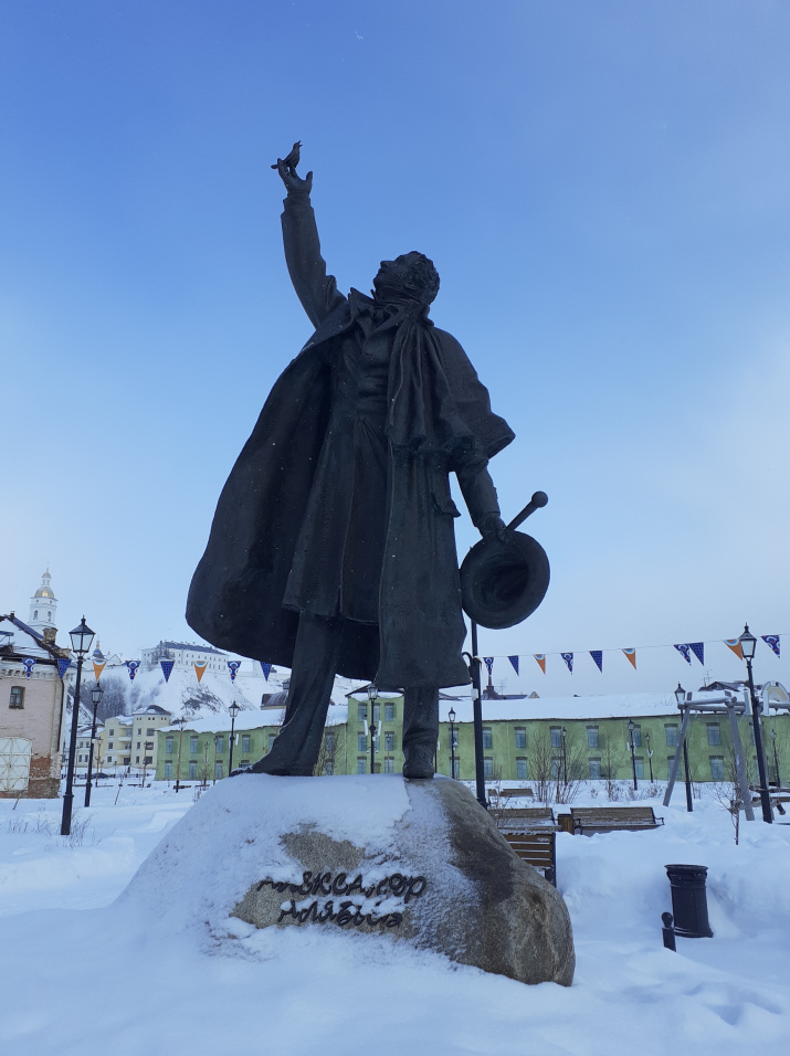 Памятник композитору Алябьеву и его соловью