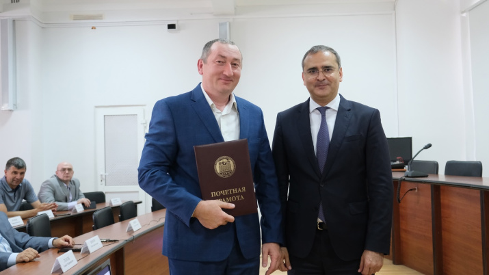 Алан Бекмурзов и Алан Огоев. Фото: Медиа центр СОГУ