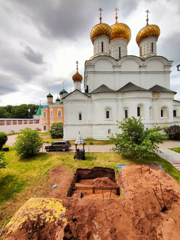 Археологические изыскания на территории Ипатьевского монастыря. Фото Евгения Смирнова