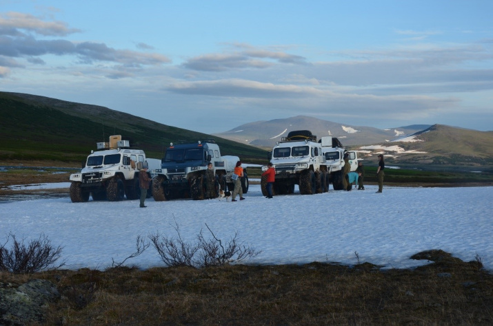 Проезд на транспорте повышенной проходимости Центра освоения Арктики ЯНАО. Фото: Сергей Рупасов