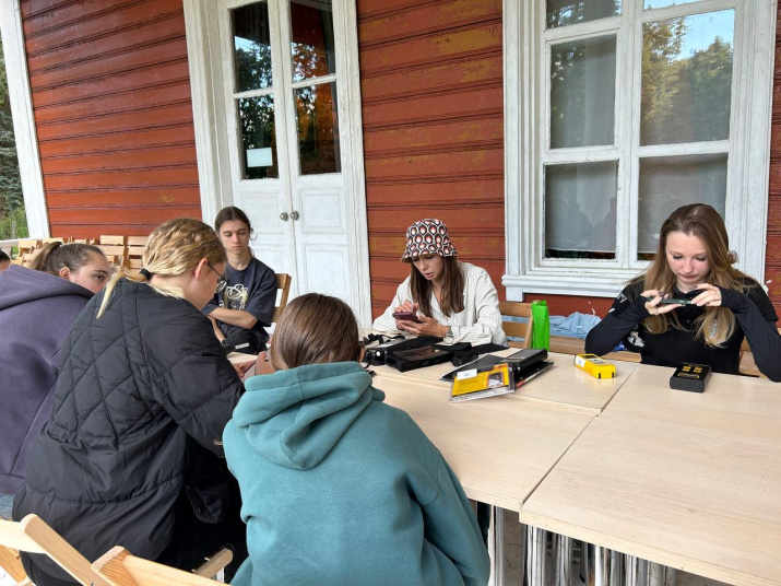 В День географа слушатели молодежной географической школы и члены РГО прошли по маршруту Петра Петровича Семенова-Тян-Шанского. Фото: Липецкое областное отделение РГО