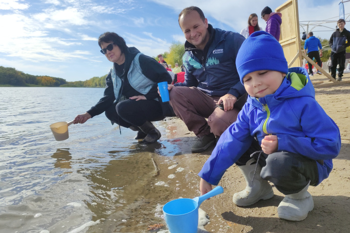 Акция "Водорослям крышка!". Фото: Максим Червяков