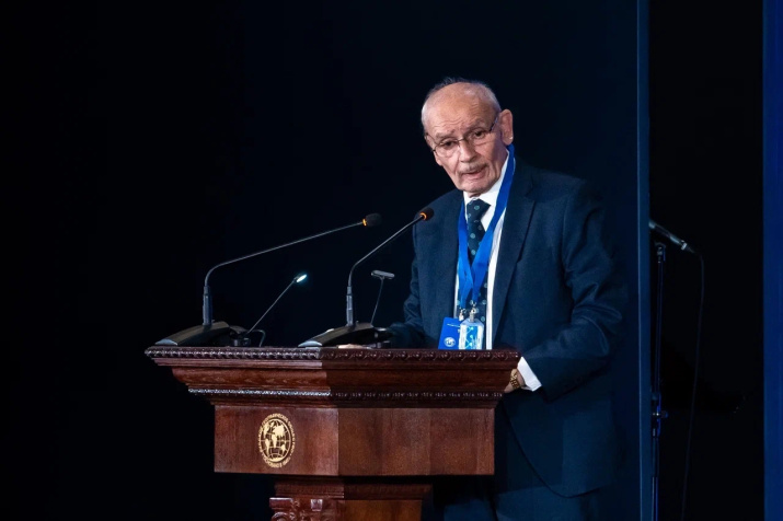 Выступление председателя Уставного комитета РГО Владимира Разумовского. Фотоматериалы из архива РГО