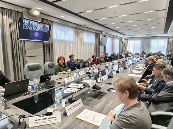 Участники «Арчиковских чтений - 2025» в стенах Чувашского госуниверситета. Фото: Ольга Галошева, Алексей Девиченский, Чувашское республиканское отделение РГО