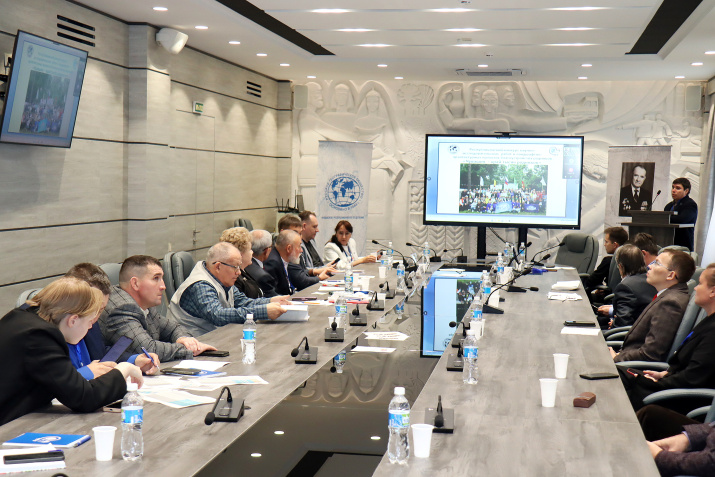 Участники «Арчиковских чтений - 2025» в стенах Чувашского госуниверситета. Фото: Ольга Галошева, Алексей Девиченский, Чувашское республиканское отделение РГО