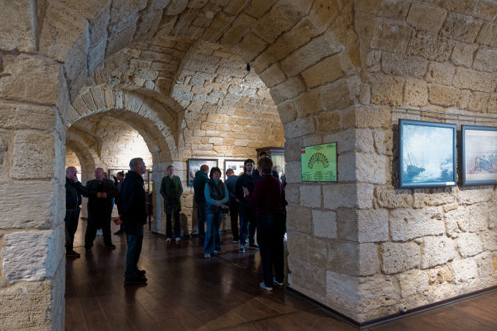 Экскурсия по Константиновской батарее. Фото: Пресс-служба МЦ РГО Крым