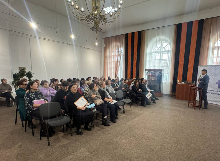 Участники семинара в зале Кяхтинского краеведческого музея (фото- Оюна Доржиева)