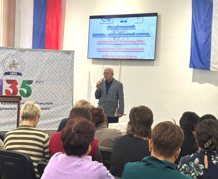 Выступление Николая Фильшина (фото - Оюна Доржиева)