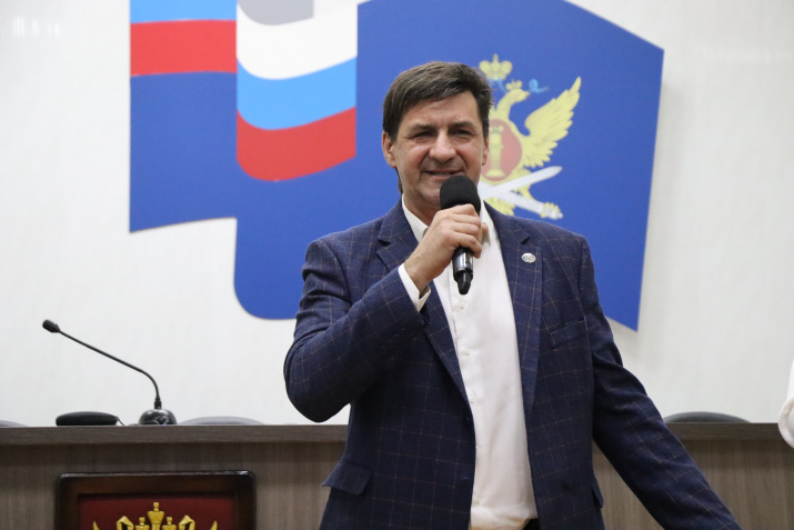 Игорь Пантюшов выступает с презентацией. Фото - пресс-службы УФСИН Пензенской области