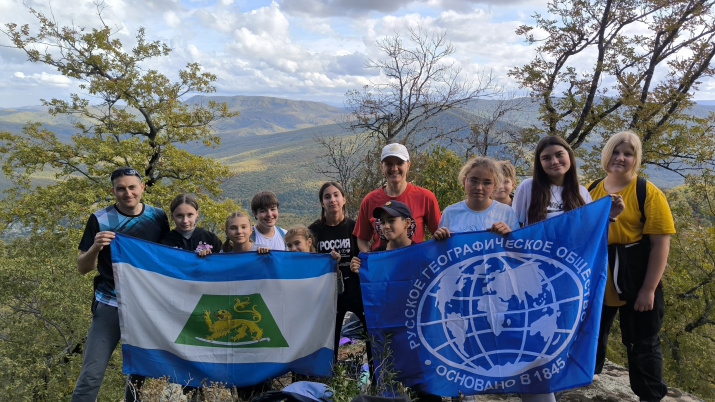 Школьники прошли 6 км пути. Фото: Северское отделение РГО