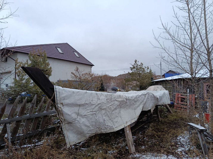 Судно на зимовке в Красноярске. Фото: Денис Рогозин