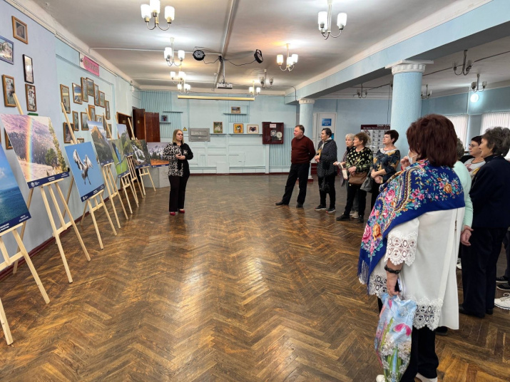 Посетители выставки. Фото: Крыловское отделение РГО