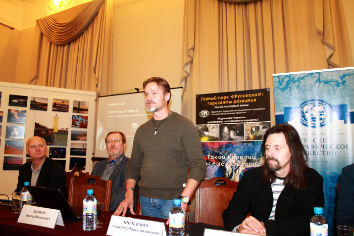 Александр Ингилевич (в центре). Фото: Татьяна Николаева