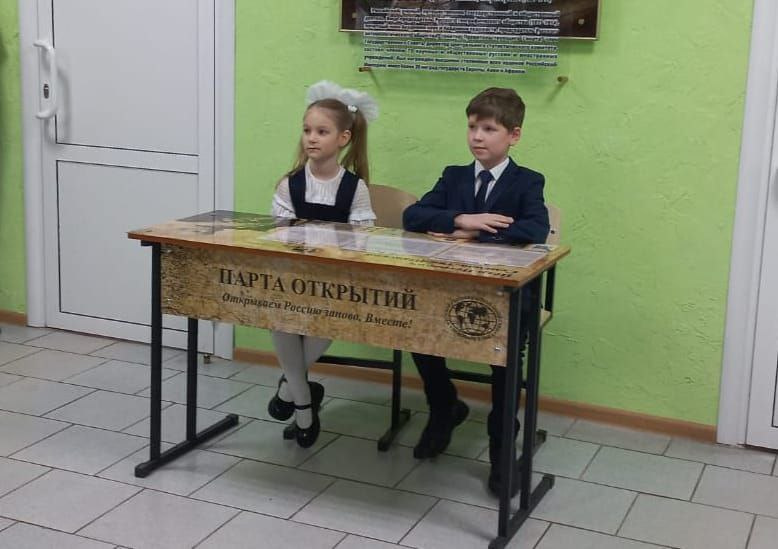 Школьники вскрыли машину