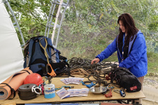 Туристское снаряжение завлекало многи участников Форума. Фото: Дагестанское отделение РГО Туристское снаряжение завлекало многих участников Форума. Фото: Дагестанское отделение РГО