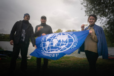 Вручение билетов новым членам РГО. Фото: Денис Балагутин