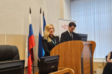 Ольга Гурьевских представляет доклад. Фото: Наталья Демакова