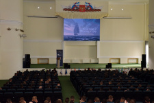 Курсанты смотрят фильм " Бодрствуя, я служу!". Фото: Юрий Югансон/Севастопольское городское отделение РГО